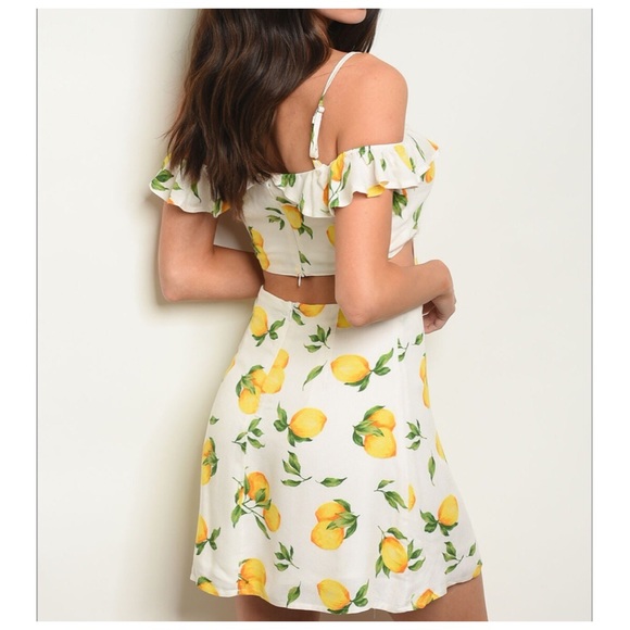 🆕Lemon print dress w/detail top part - Picture 3 of 6